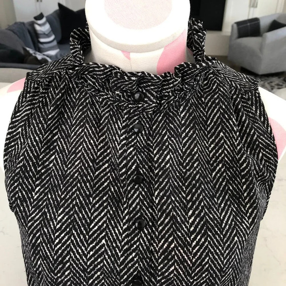 J.Crew Sleeveless Ruffle Collar Pull-On Blouse Herringbone Print Blk Wht Sz M - Picture 2 of 9